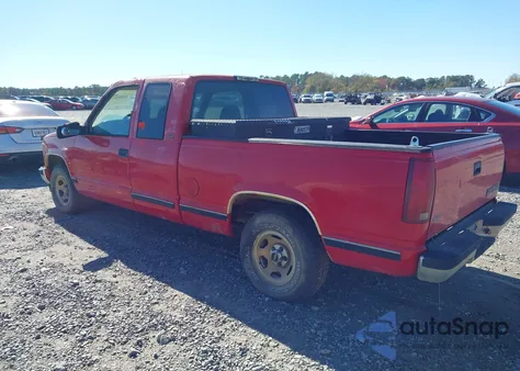 1998 Chevrolet C1500 Fleetside z USA, uszkodzony, nr VIN 1GCEC19R2WR119614